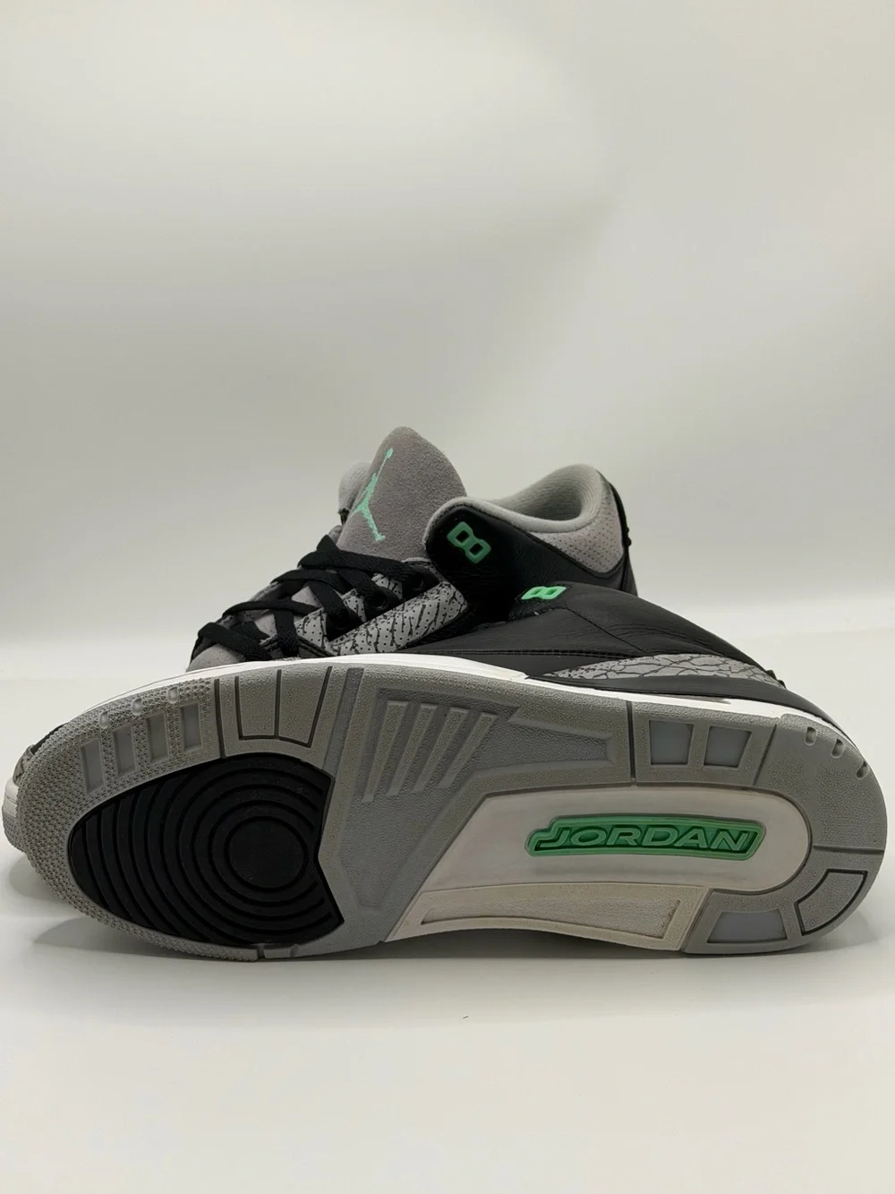 Air Jordan 3 Retro Green Glow Black Cement Men’s Size 10.5